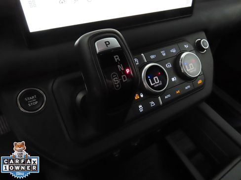 Used 2024 Land Rover Defender 130 X-Dynamic SE image 17