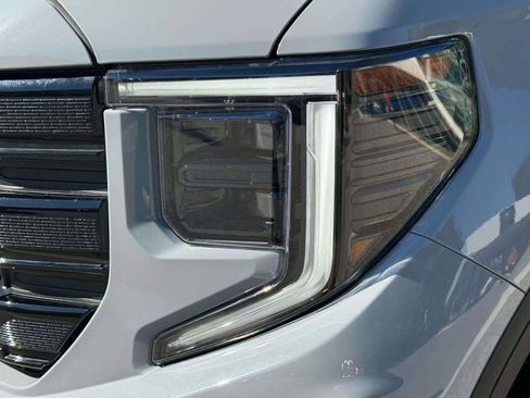 Used 2024 GMC Sierra 1500 Elevation image 22