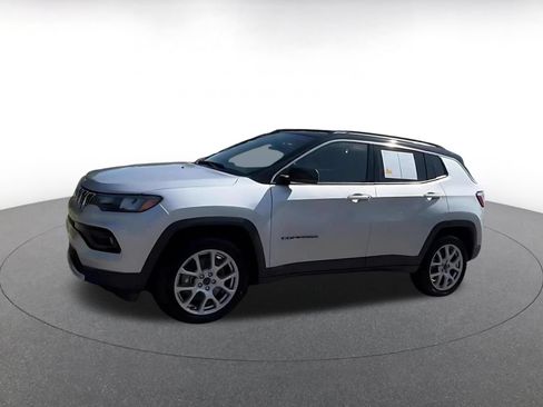 Used 2025 Jeep Compass Limited AWD/4WD image 8