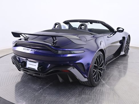 Used 2023 Aston Martin V12 Vantage Roadster image 7