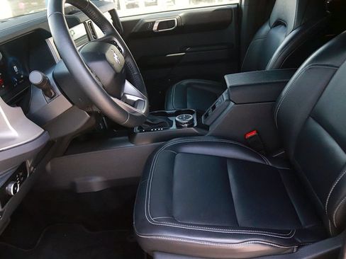 Used 2025 Ford Bronco Outer Banks AWD/4WD image 15