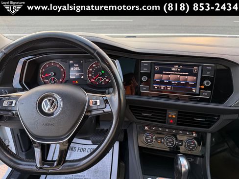 Used 2019 Volkswagen Jetta SE image 19