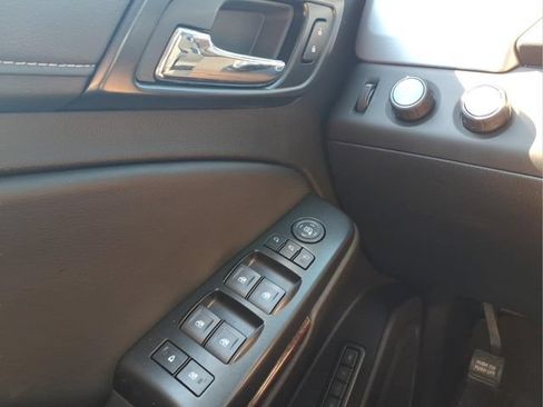 Used 2019 GMC Yukon SLT w/ Open Road Package AWD/4WD image 30