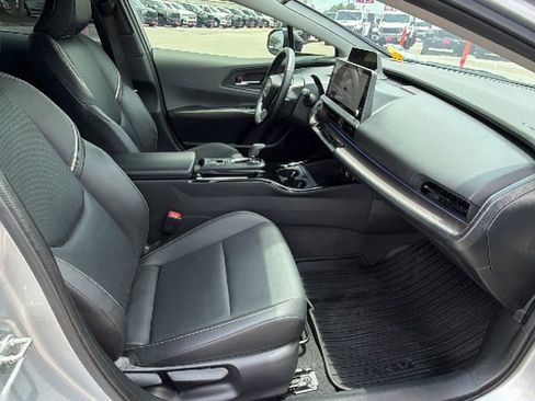 Used 2024 Toyota Prius XLE FWD image 28