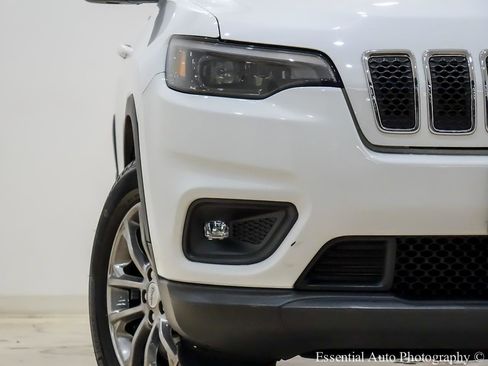 Used 2019 Jeep Cherokee Latitude Plus w/ Comfort/Convenience Group image 6