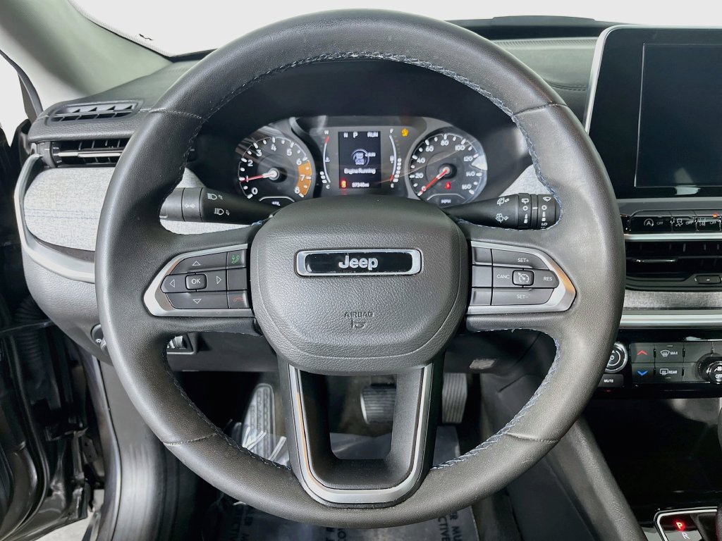 Used 2022 Jeep Compass Latitude FWD image 13