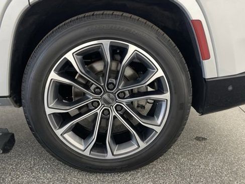 Used 2023 Jeep Grand Wagoneer Series III image 49