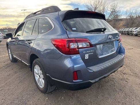 Used 2017 Subaru Outback 2.5i Premium image 3