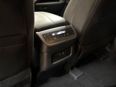 Used 2025 Nissan Pathfinder SV FWD image 20
