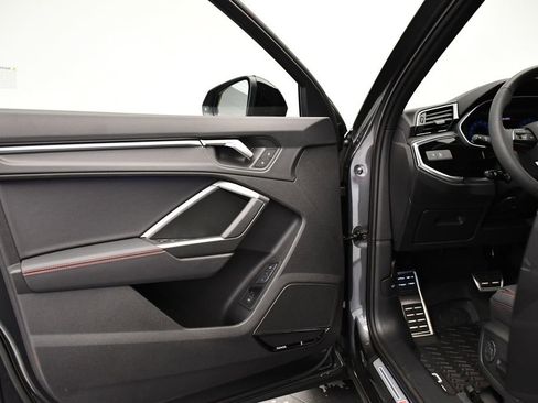 Used 2025 Audi Q3 2.0T Premium Plus w/ Premium Plus Package image 33