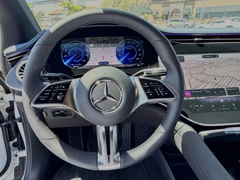 New 2025 Mercedes-Benz EQE 500 4MATIC Sedan image 21