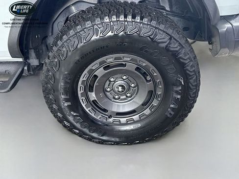 Used 2024 Ford Bronco Everglades image 31