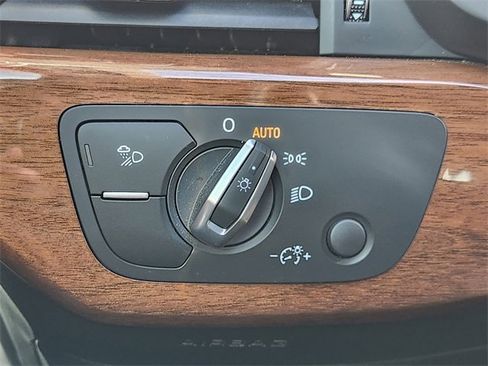 Used 2023 Audi A4 2.0T Premium image 25