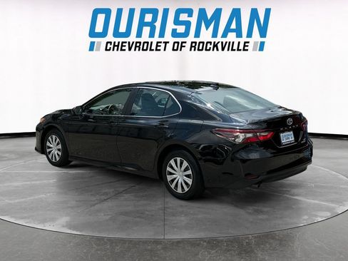 Used 2022 Toyota Camry LE FWD image 4