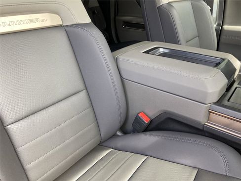 New 2025 GMC Hummer EV 3X w/ LPO, Dark Essentials Package image 41