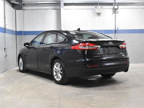 Used 2020 Ford Fusion SE FWD image 26