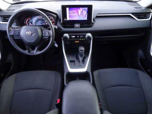 Used 2023 Toyota RAV4 LE FWD image 10