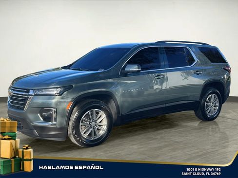 Used 2023 Chevrolet Traverse LT image 2