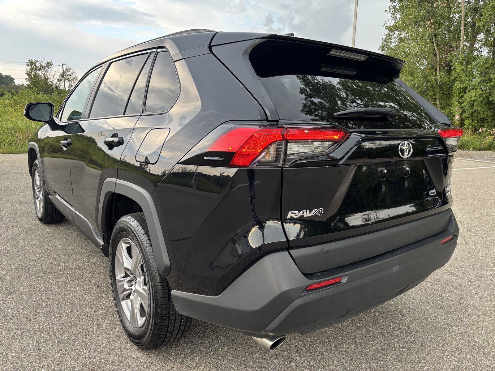 Used 2025 Toyota RAV4 XLE AWD/4WD image 3