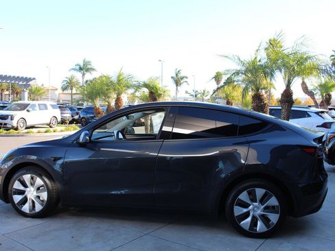 Used 2024 Tesla Model Y Long Range image 5