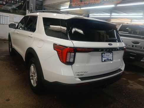 New 2026 Ford Explorer Active AWD/4WD image 2