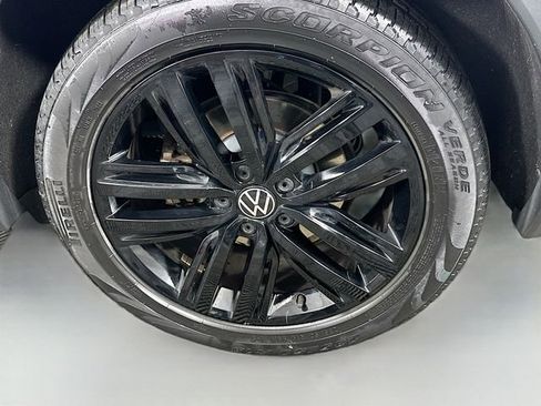 Used 2022 Volkswagen Tiguan SE R-Line AWD/4WD image 30