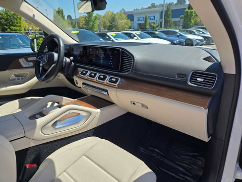 Used 2026 Mercedes-Benz GLS 450 4MATIC image 11
