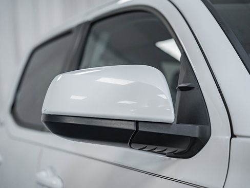 Used 2020 Toyota Tacoma SR5 image 15