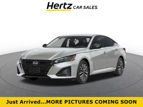 Used 2025 Nissan Altima 2.5 SV FWD image 1