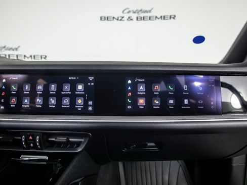 Used 2025 Porsche Cayenne AWD/4WD image 33