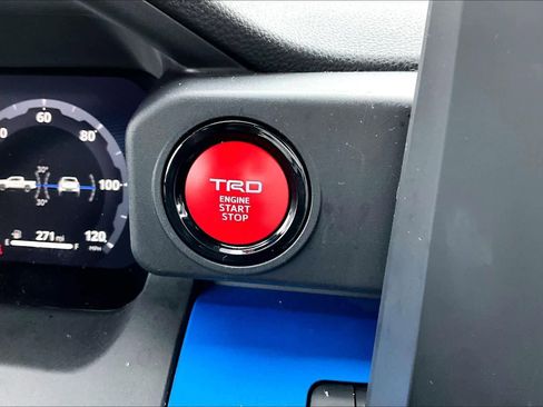 Certified 2025 Toyota Tacoma TRD Off-Road image 33