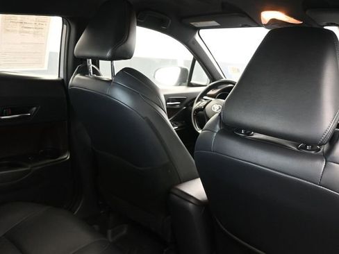 Used 2019 Toyota C-HR Limited FWD image 15
