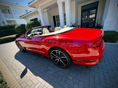 Used 2023 Bentley Continental GT Azure image 15