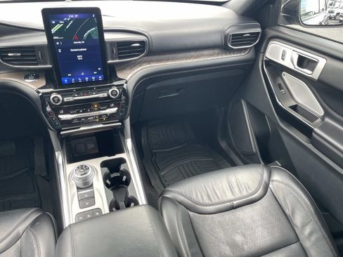 Used 2021 Ford Explorer Platinum w/ Premium Technology Package RWD image 15