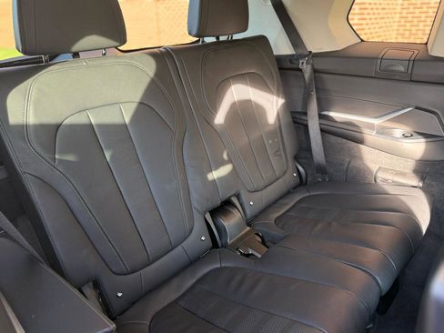 Used 2021 BMW X7 xDrive40i w/ Cold Weather Package image 35