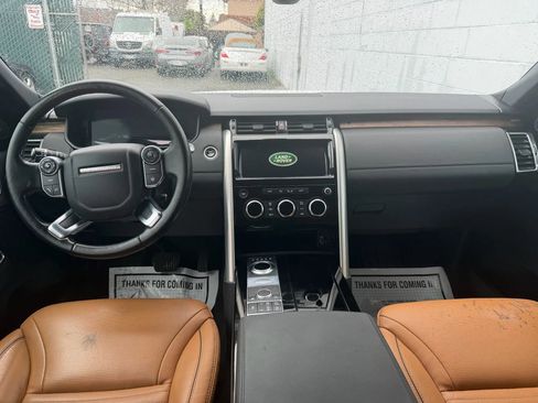 Used 2018 Land Rover Discovery HSE AWD/4WD image 11