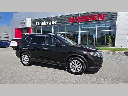Used 2017 Nissan Rogue SV w/ SV Premium Package FWD image 38