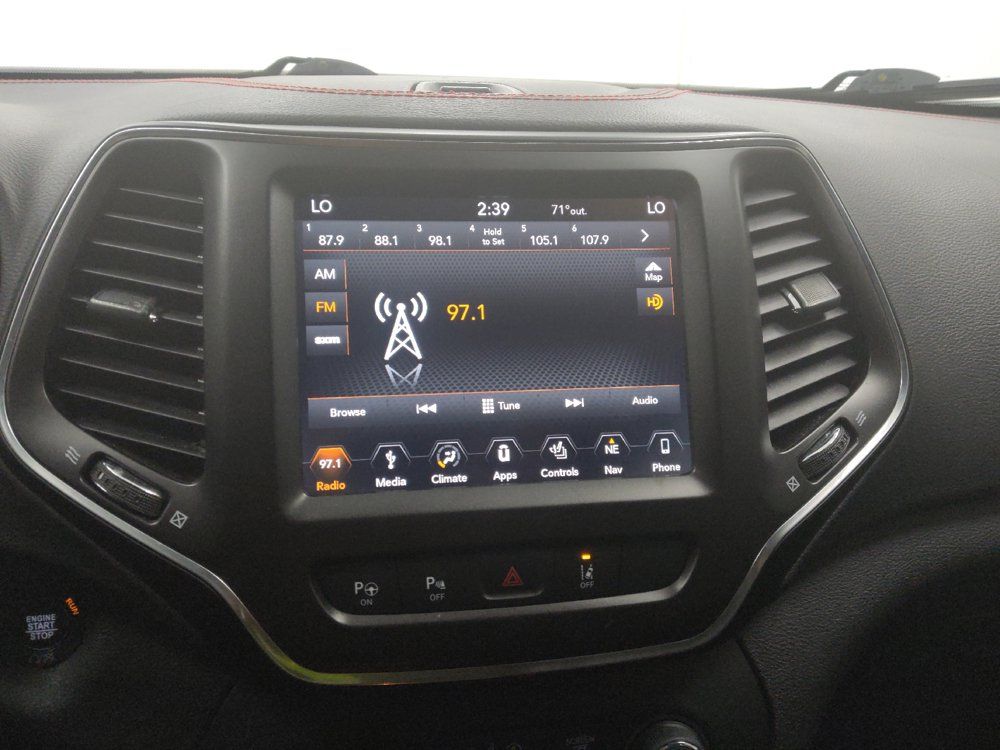 Used 2019 Jeep Cherokee Trailhawk AWD/4WD image 25