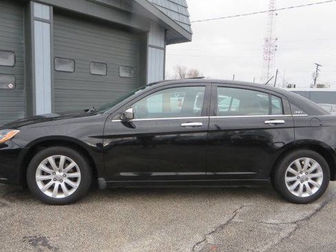 Used 2013 Chrysler 200 Limited w/ Sun/Sound Group image 5