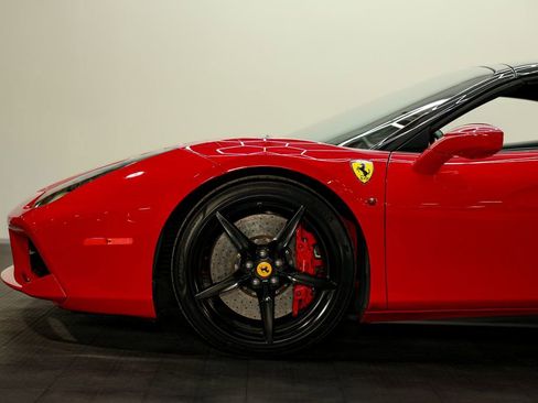 Used 2017 Ferrari 488 Spider image 8