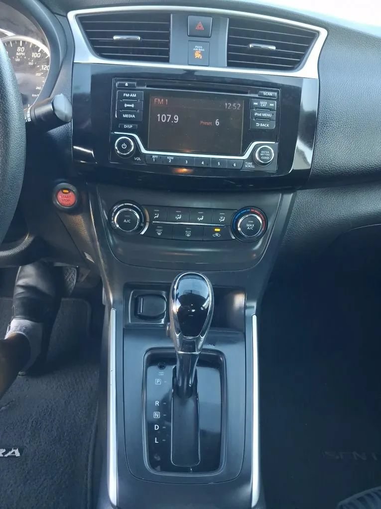Used 2017 Nissan Sentra SV FWD image 26