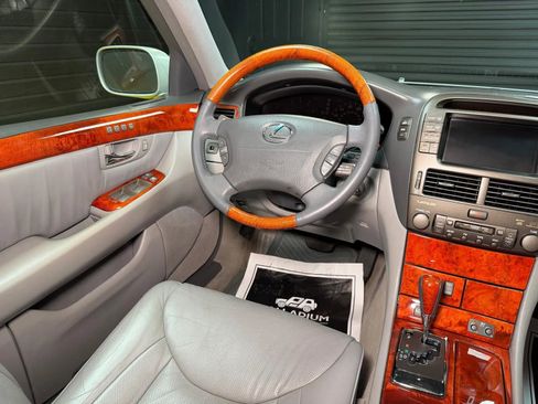 Used 2004 Lexus LS 430 RWD image 24