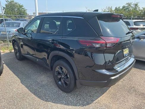 Certified 2026 Nissan Rogue SV FWD image 2
