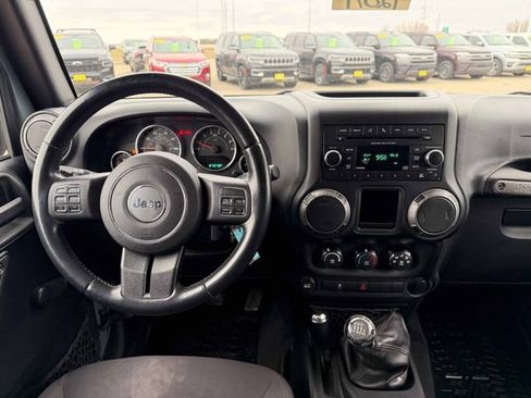 Used 2015 Jeep Wrangler Unlimited Sport image 25