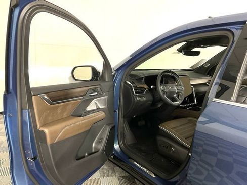 New 2026 GMC Acadia Denali Ultimate w/ LPO, Floor Liner Package image 28