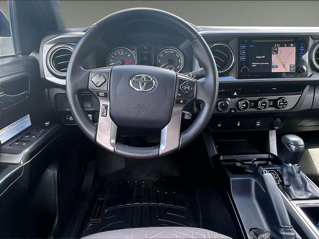 Used 2017 Toyota Tacoma TRD Off-Road w/ Tow Package AWD/4WD image 17