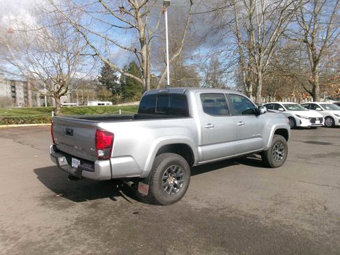 Used 2023 Toyota Tacoma SR5 w/ Technology Package image 5
