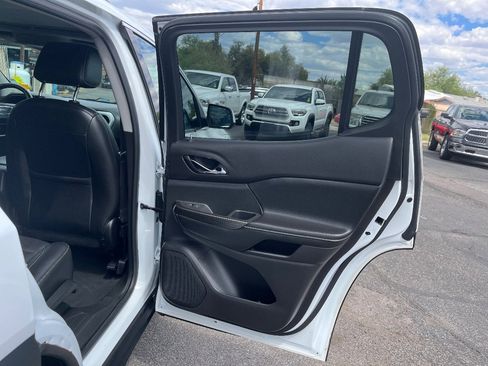 Used 2019 GMC Acadia SLT FWD image 38