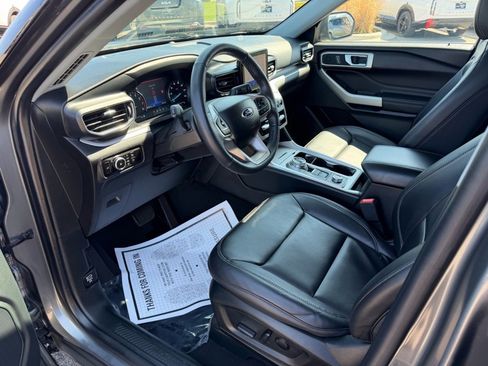 Used 2023 Ford Explorer XLT w/ Equipment Group 202A AWD/4WD image 7