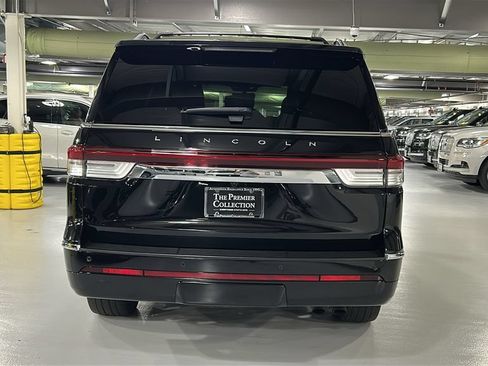 Used 2022 Lincoln Navigator Reserve AWD/4WD image 5